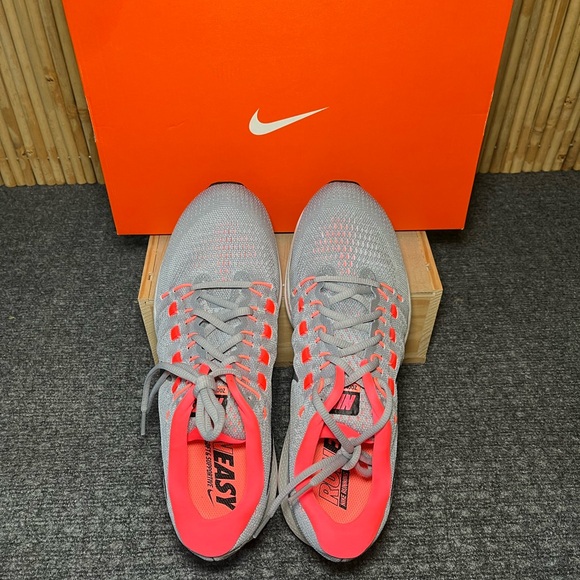 NIKE WMNS AIR ZOOM VOMERO 12, W12 - Picture 3 of 10